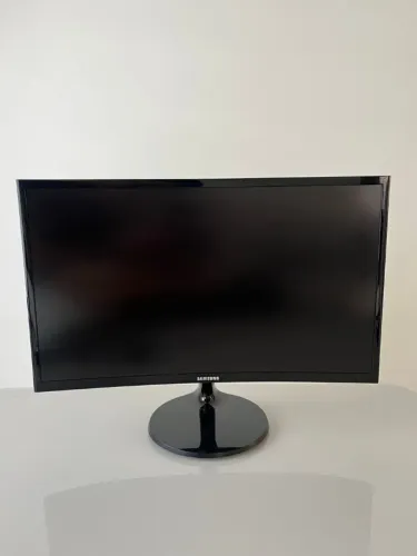 Monitor Samsung 24" Curvo - Semi novo