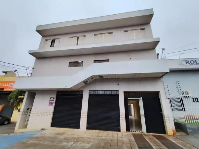 Casa/Sobrado Casa em Maringá