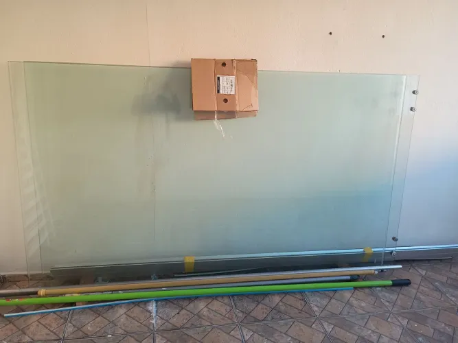 Vendo porta vidro temperado