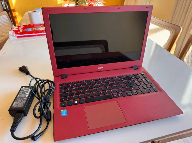 Notebook Acer Corei3 SSD-500gb 4gb ram