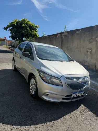 Chevrolet Onix Hatch LS 1.0 8V Flex Power Mec. 4P 2015