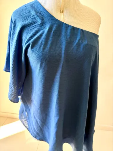 Blusa uma manga só
