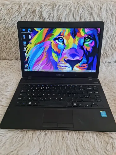 NOTEBOOK SAMSUNG ESSENTIALS i3 5°GERAÇÃO - 4GB DERAM - HD500GB - TELA 14 FULLHD NOVINHO