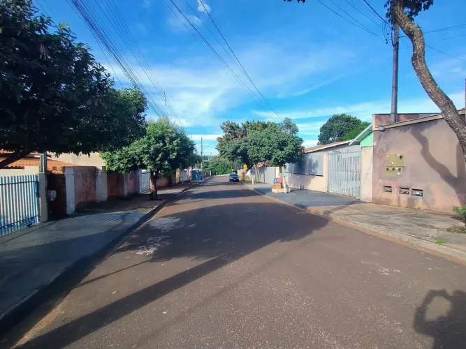 Três casas a venda