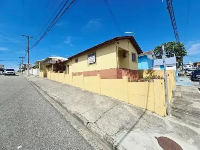 Bela Vista casa, vende esquina, ideal para a construção de casas geminadas.
