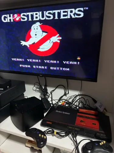 Master System 1 Tec Toy , 2 controles, cabo RF e fonte , perfeito estado.