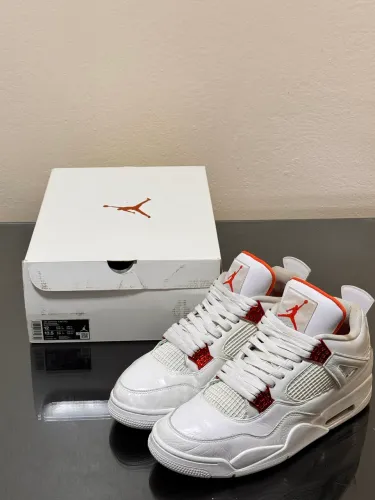 Air Jordan 4 Orange metallic