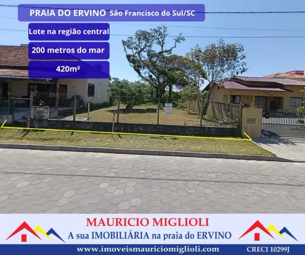 Lote limpo e aterrado em região central na Praia do Ervino