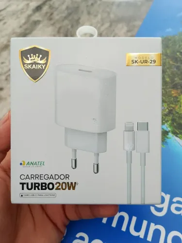 Carregador de iPhone lacrado