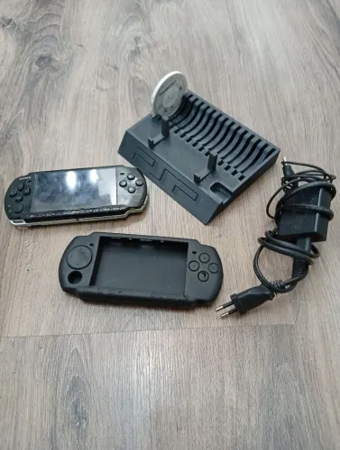 Psp 3001 desbloqueado - Leia a descrição.- aceito troca-venda rápida