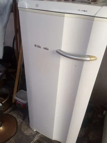 Vendo freezer vertical