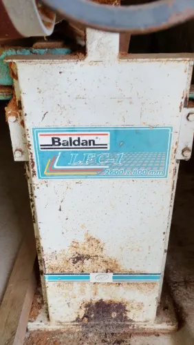 Lixadeira de cinta Baldan 6,80 m.observação arrumar pessoas para tirar do local 