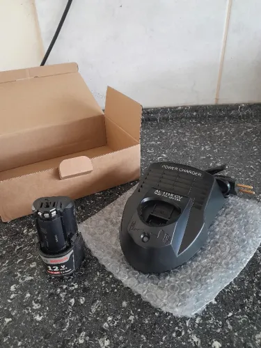 Carregador bateria parafusadeira Bosch