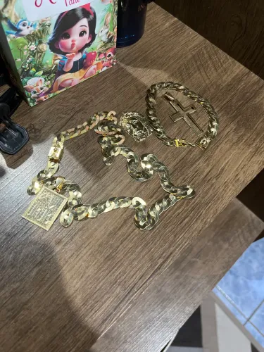 Preço oportunidade corrente banhada a ouro