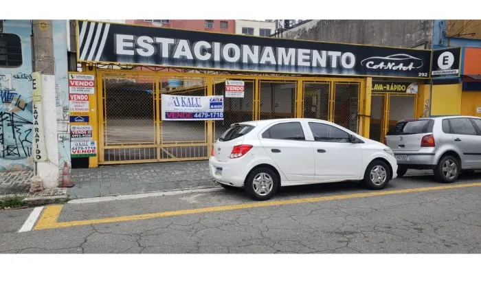 Vende- se terreno ótimo investimento hoje está alugado para um estacionamento