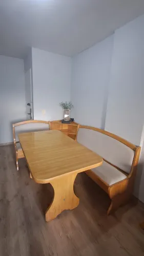 Mesa com canto alemão 