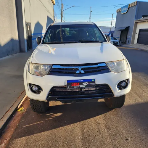 Mitsubishi L200 Triton HPE 3.2 CD TB Int.diesel AUT 2015