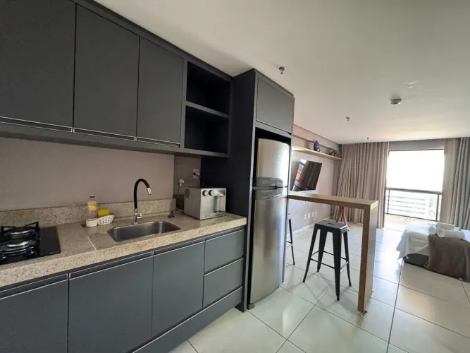 Flat mobiliado e gerando renda. Sacada e cozinha completa. Av Teotonio. Qd.201 sul