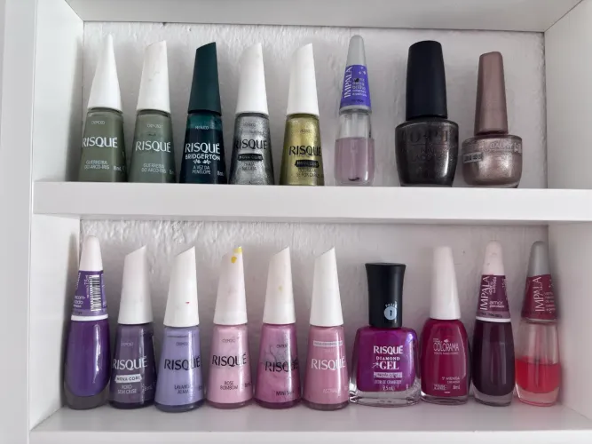 Kit para manicure com 18 esmaltes