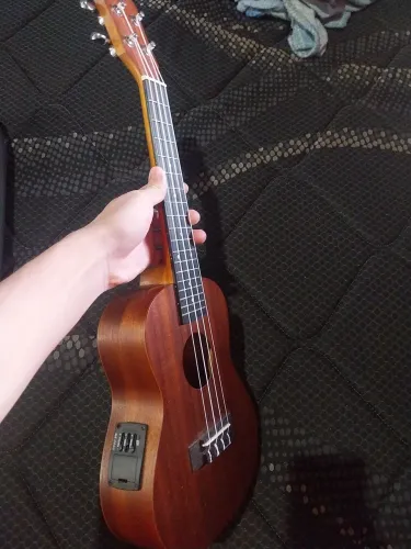 Ukulele Eletrico winner 15553 (semi-novo) concert