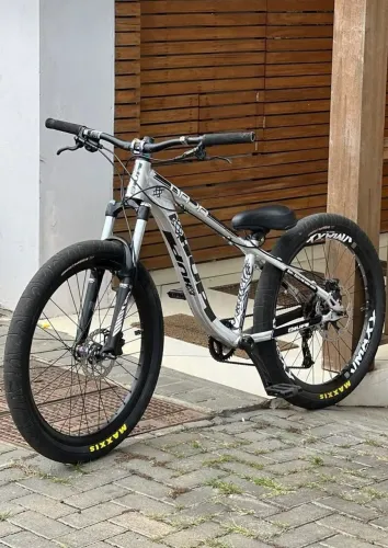 Hupi naja 2019 prateada,está a venda somente o quadro!!!