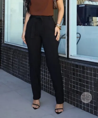 Calça preta alfaiataria com elastano