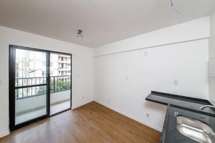Studio com vaga, lazer e bem localizado para venda