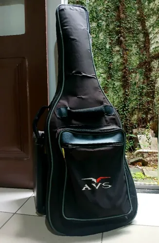 Capa de Guitarra Acolchoada Luxo AVS
