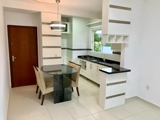 Apartamento amplo com 2 quartos e 1 banheiro em Areias - São José - SC