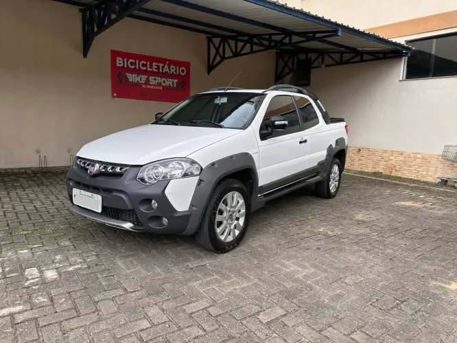Fiat Strada Adventure1.8/ 1.8 Locker Flex CD 2015