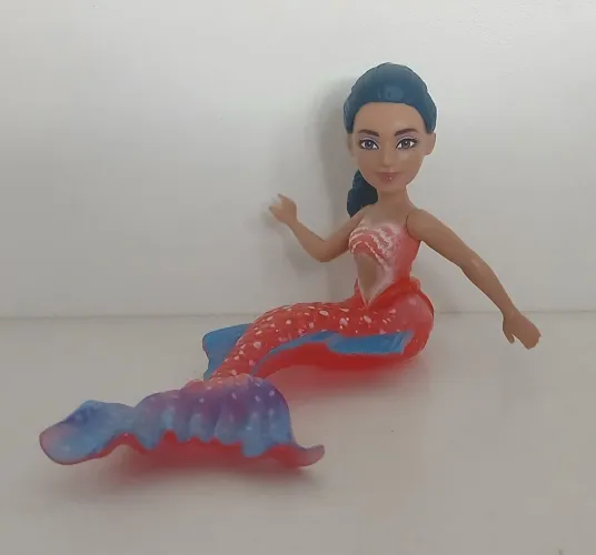 BONECA MINIATURA DISNEY A PEQUENA SEREIA LIVE ACTION PERLA