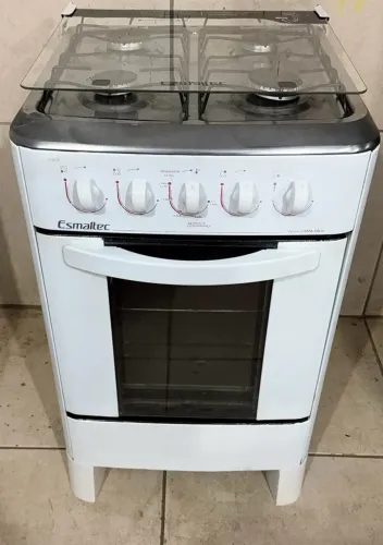 Fogão 4 bocas esmaltec seminovo conservado funcionando perfeitamente