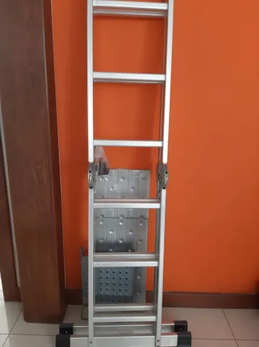Escada alumínio 4 partes