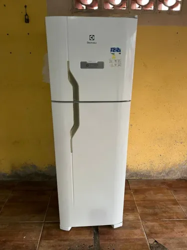 Geladeira Electrolux 110v Frost Free 371 litros 3 anos de uso ( ENTREGO )