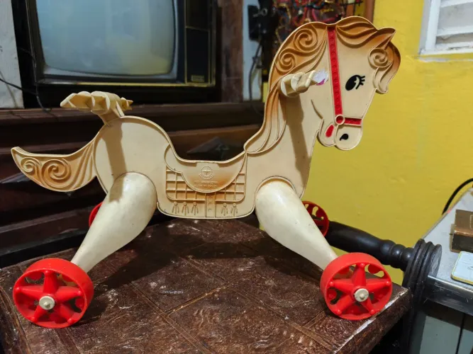 Cavalinho de brinquedo da boneca Tippy da Estrela
