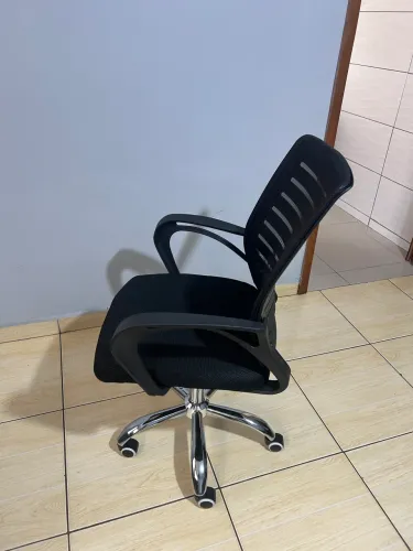 Cadeira de escritório nova