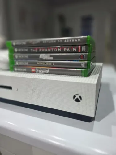 Xbox One S 1tb de memória <br>01tb de memória<br>01tb de memória