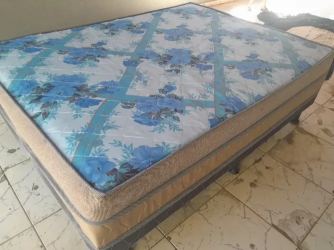 Cama box de casal com molas 