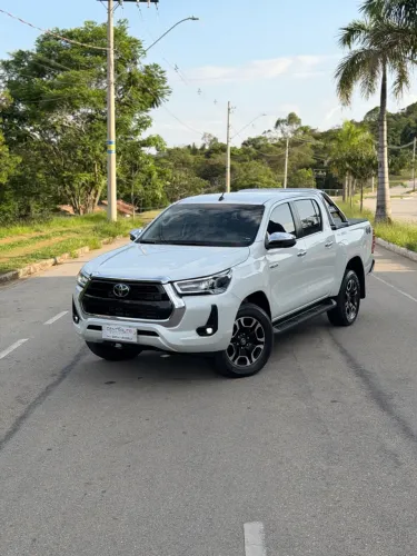 Toyota Hilux CD SRX 4X4 2.8 TDI 16V Diesel Aut. 2025