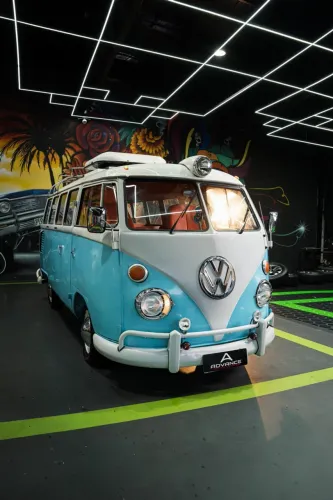 Volkswagen Kombi Standard/ Luxo/ Serie Prata 1974
