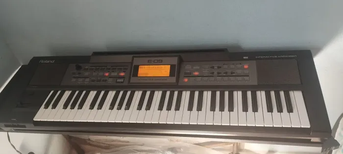 Teclado Roland E-09 Super conservado