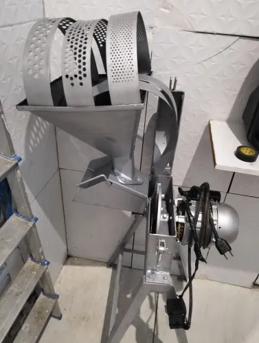 Forrageira em ótimo estado 