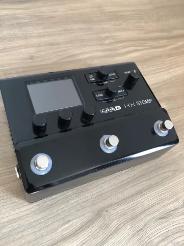 Pedaleira/Pedal Line 6 HX Stomp - Estado de Nova *R$ 4.490*