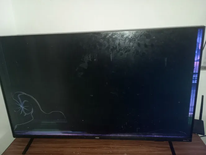 Vendo uma TV