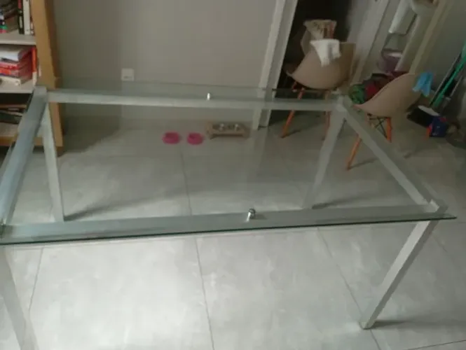 Mesa de Vidro 1,40 x 0,90 com Estrutura Metálica - Excelente Estado
