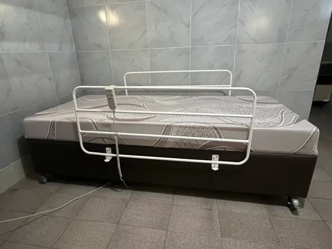 Cama hospitalar motorizada elétrica com colchão