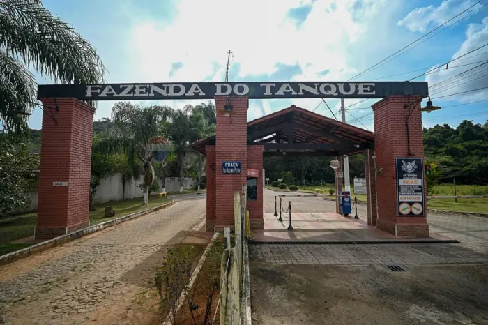 Terreno a venda na Fazenda do Tanque