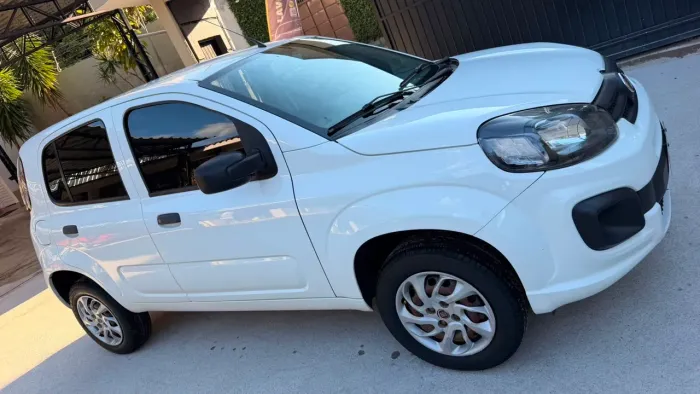 Fiat Uno Attractive 1.0 EVO Fire Flex 8V 5P 2021