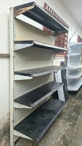 Gôndola de mercado. Medida: 1,30m de comprimento. 30cm de largura e 2m de altura.