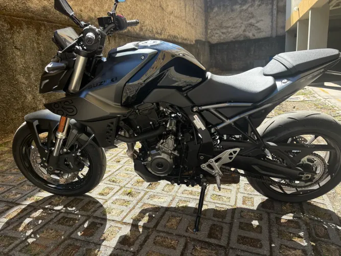 GSX 8s - Suzuki